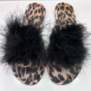 INC International Concepts Leopard‎ Print Fuzzy Slippers
Size 5-6 fun festive